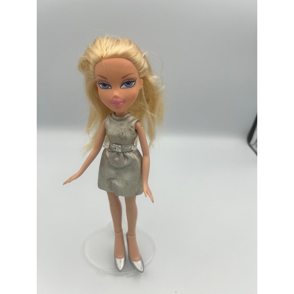 Bratz Sun Kissed Color Change Cloe fashion doll